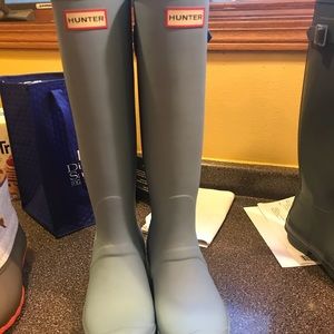 Two tone adjustable hunter rain boot